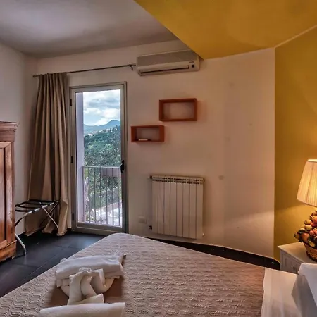Casa Rossa Bed & Breakfast