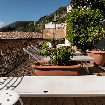 Casa Rossa 3* Монреале