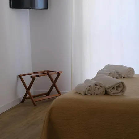 Casa Rossa 3* Монреале