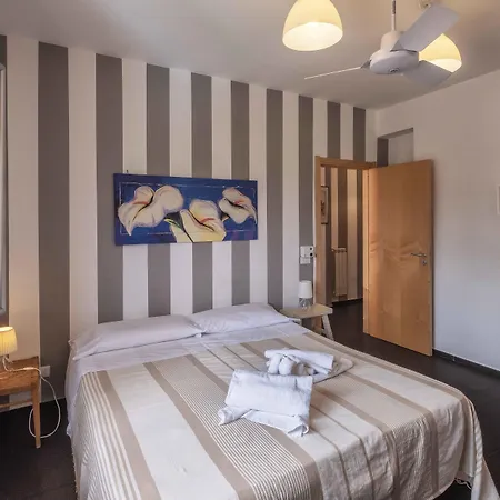 Casa Rossa 3* Монреале