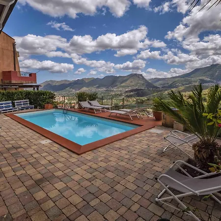 Casa Rossa 3* Монреале