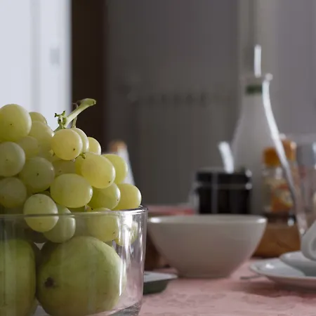 Casa Rossa 3* Монреале