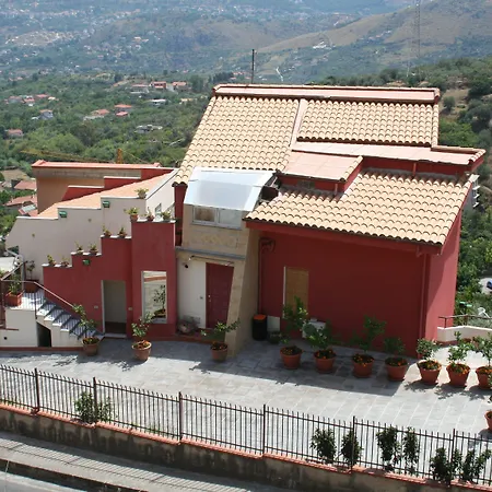 Nocleg ze śniadaniem Casa Rossa 3*